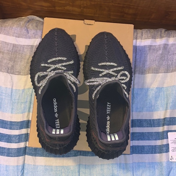 Yeezy 350 V2 Black Non Reflective X2 Size 10 - Picture 2 of 16